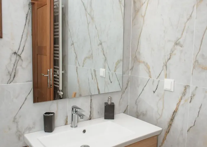 Captainhouse Pensionat 3*